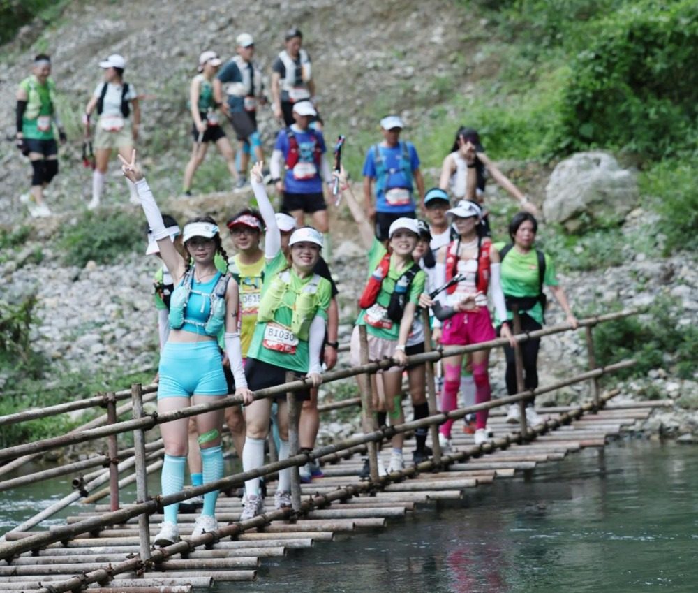 奔跑在由青, 名跑者踏青, 公里三条不