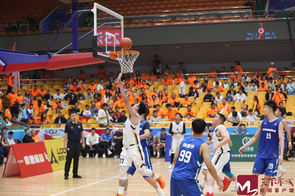 场上较劲, 释放体育消