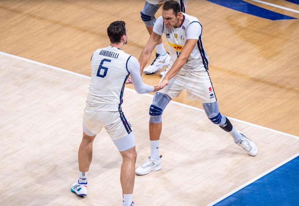 AA, 进攻和拦网 AA, 进攻和拦网