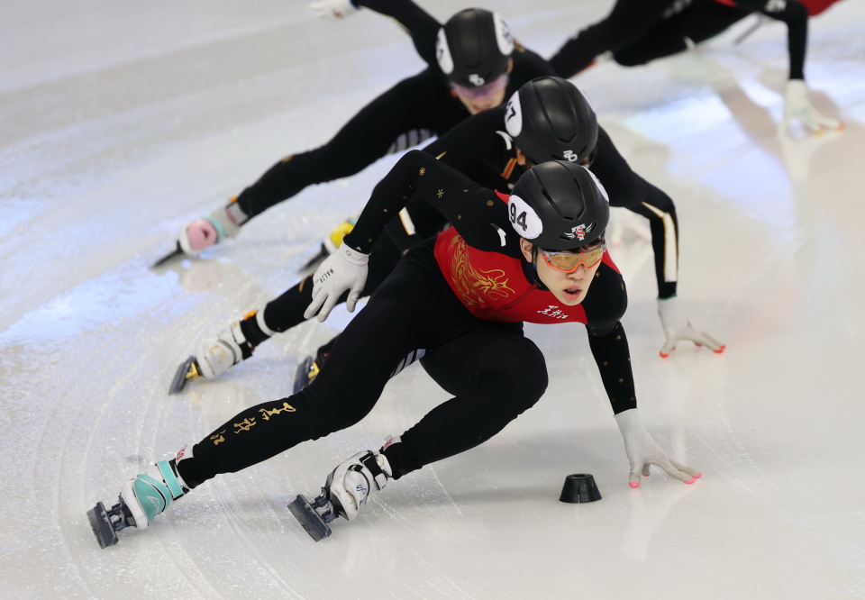 他夺得冠军, OqX